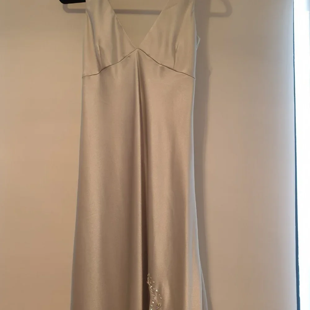 Matthew Eager in shimmery pale green - Size 8 - Picture 7 of 11